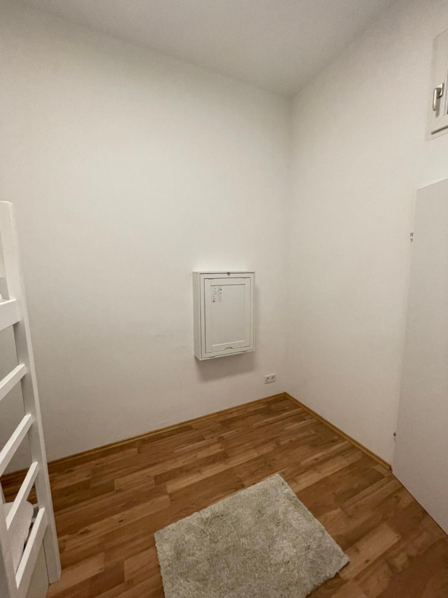 Central Mini Apartment Rhg 1 Відень Екстер'єр фото